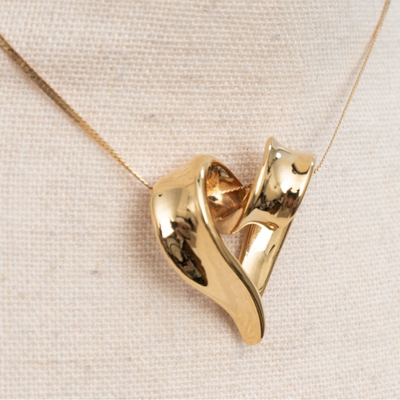 14K yellow gold heart ribbon slide pendant quality quiet luxury timeless classic - Picture 9 of 12